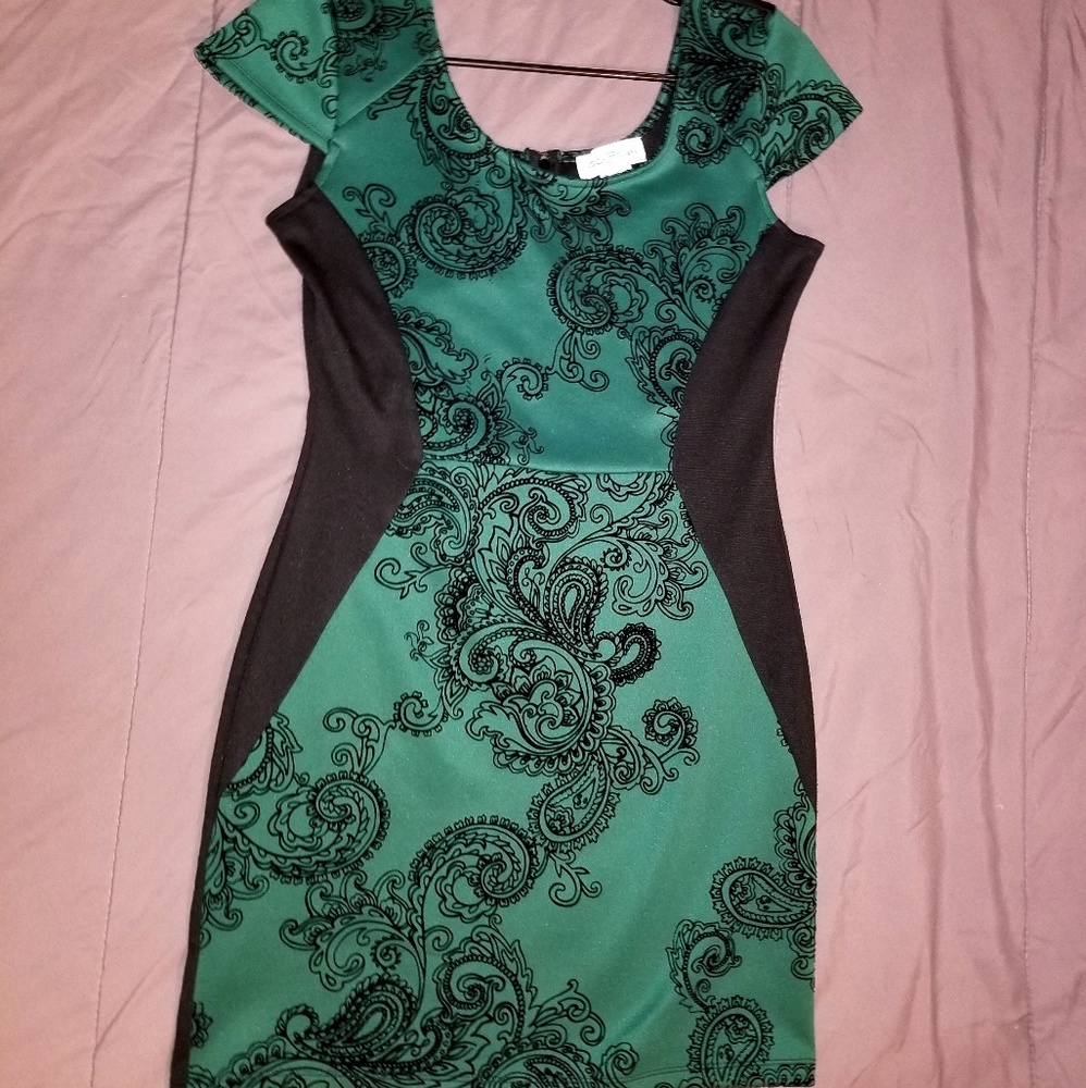 STITCH BETWEEN - Bodycon Dress